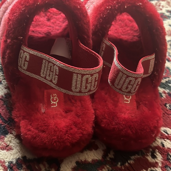 Uggs slipper size 5 - Picture 2 of 3